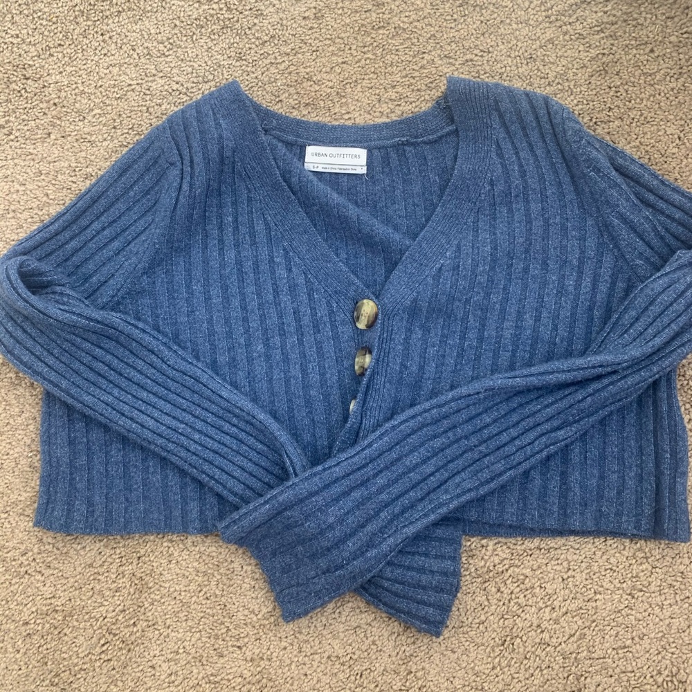 Blue cropped sweater